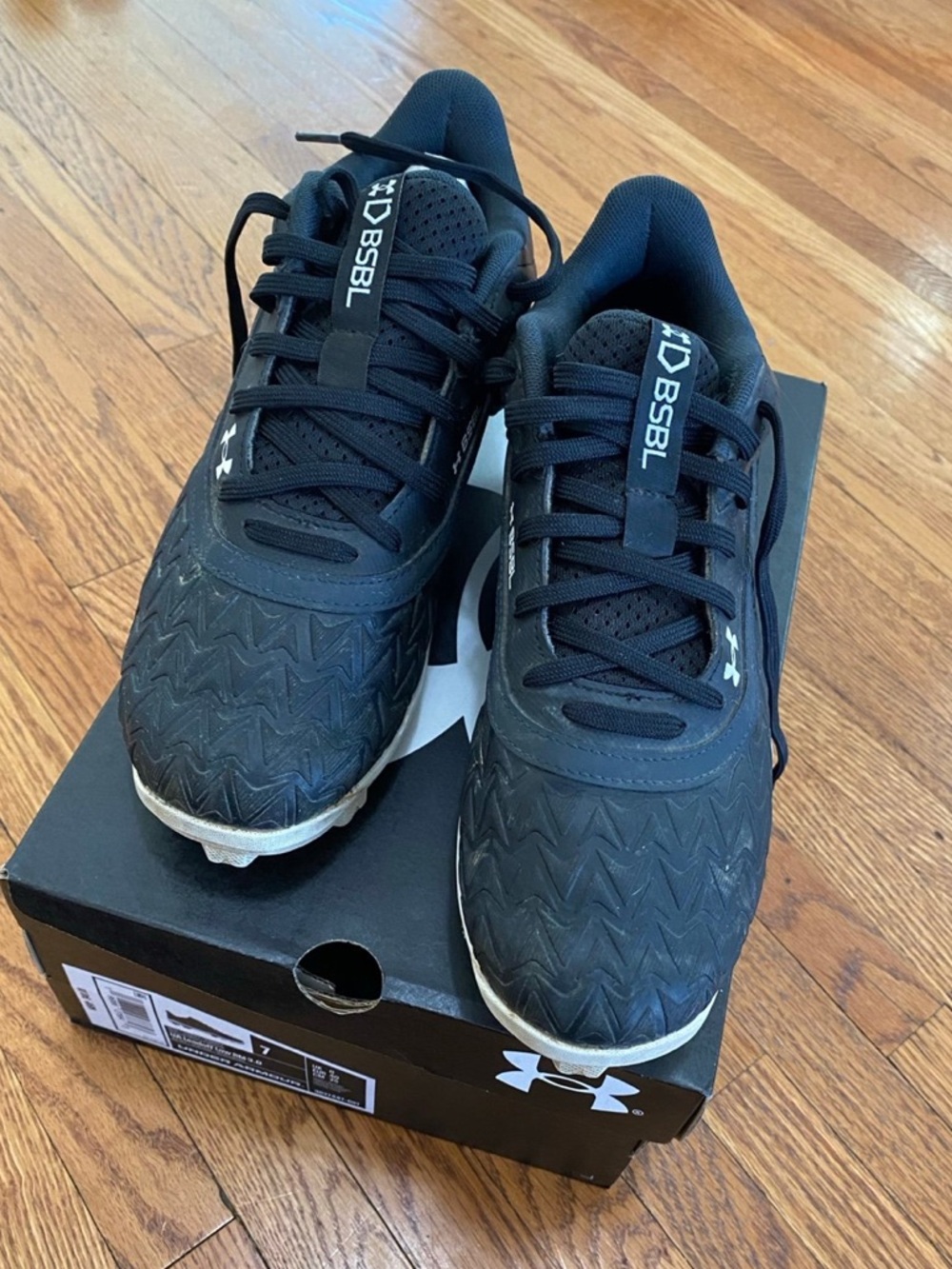 UA Mens Baseball cleats